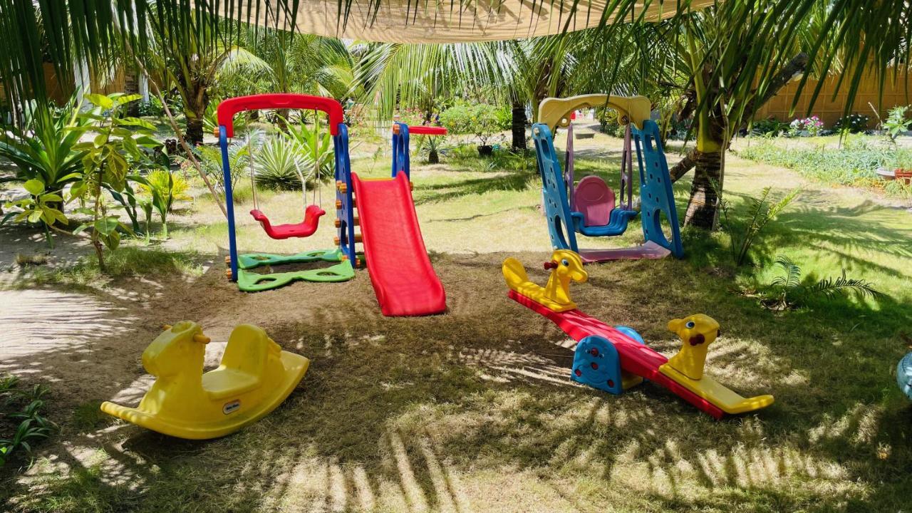 Footprints Beach Resort Agpudlos Extérieur photo