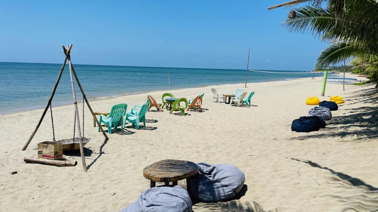 Footprints Beach Resort Agpudlos Extérieur photo