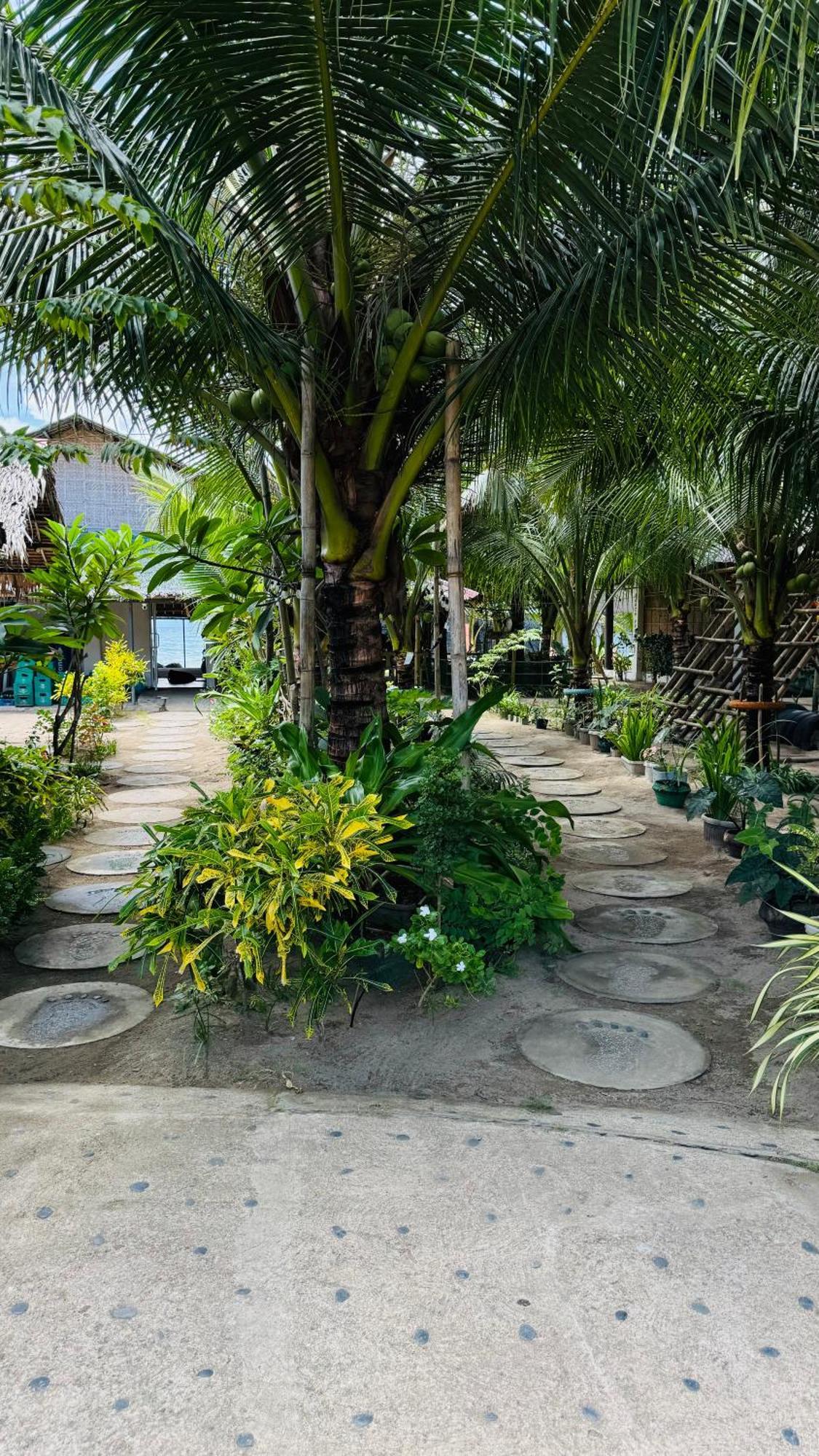 Footprints Beach Resort Agpudlos Extérieur photo