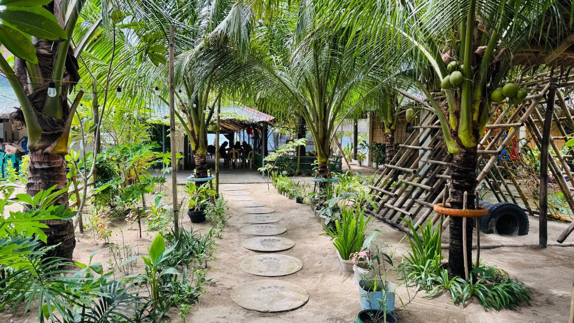 Footprints Beach Resort Agpudlos Extérieur photo