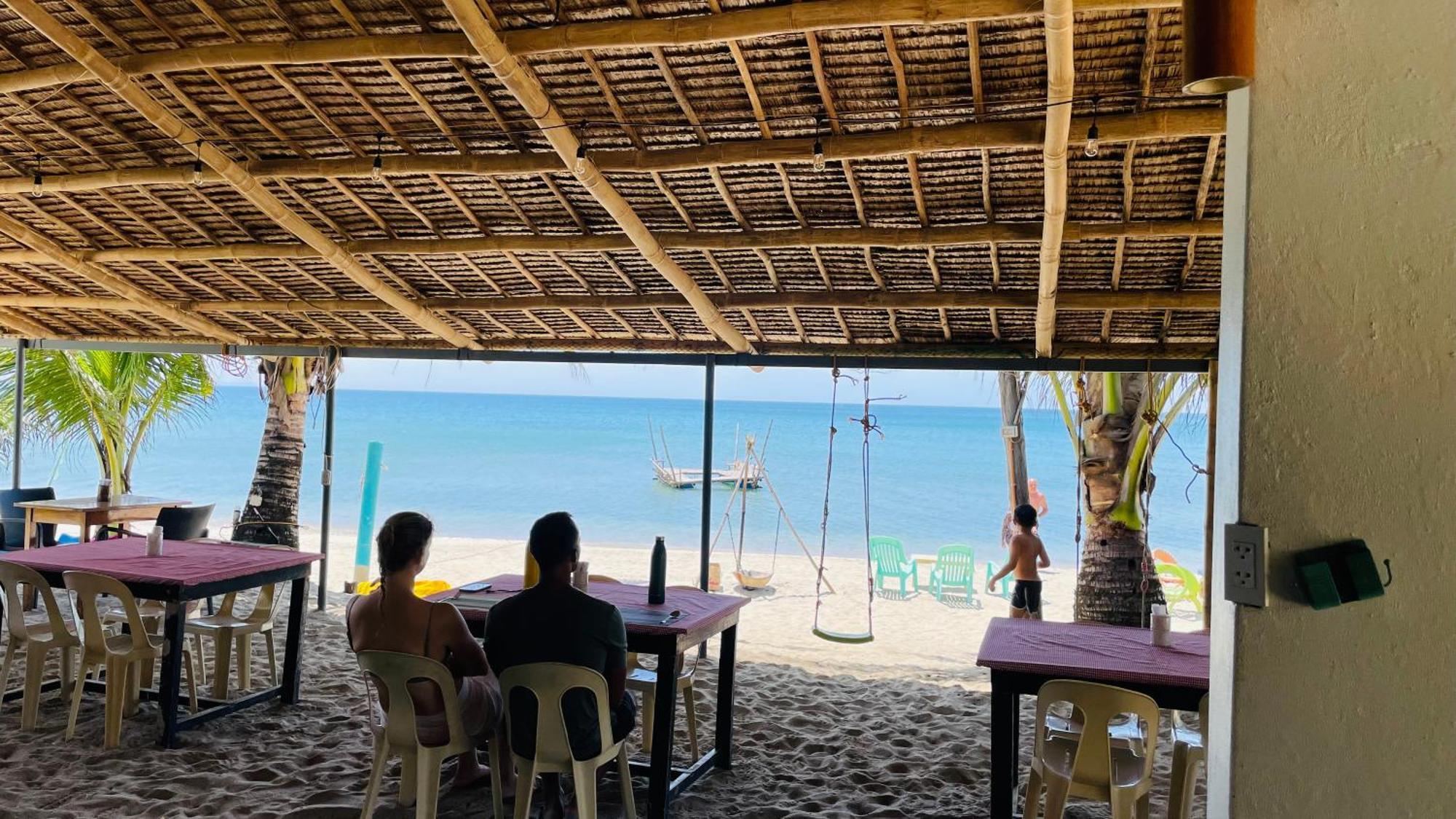 Footprints Beach Resort Agpudlos Extérieur photo