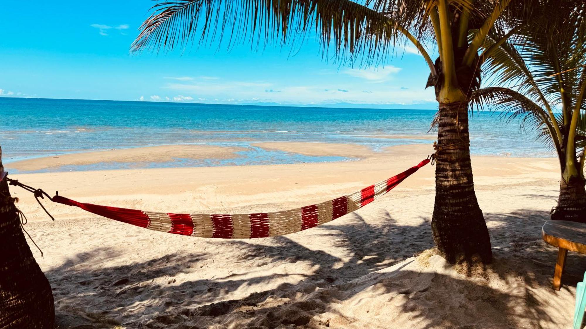 Footprints Beach Resort Agpudlos Extérieur photo