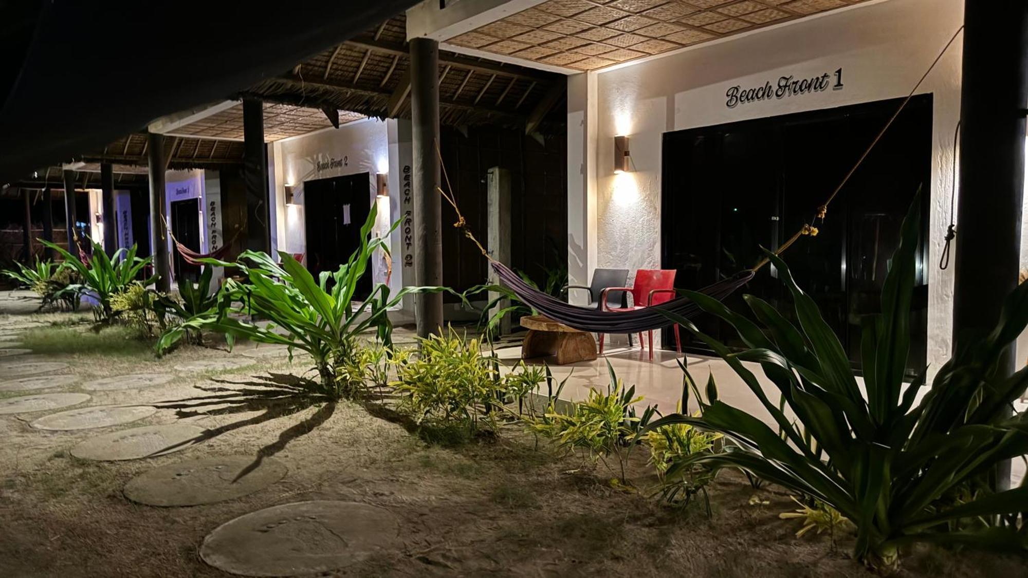 Footprints Beach Resort Agpudlos Extérieur photo