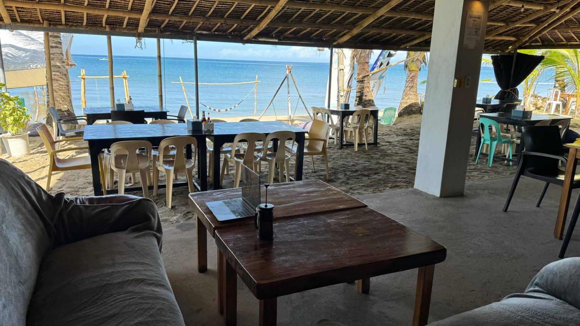 Footprints Beach Resort Agpudlos Extérieur photo